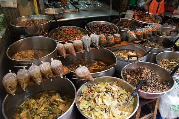 Les Meilleures Destinations Culinaires du Monde : Voyagez avec Vos Papilles !